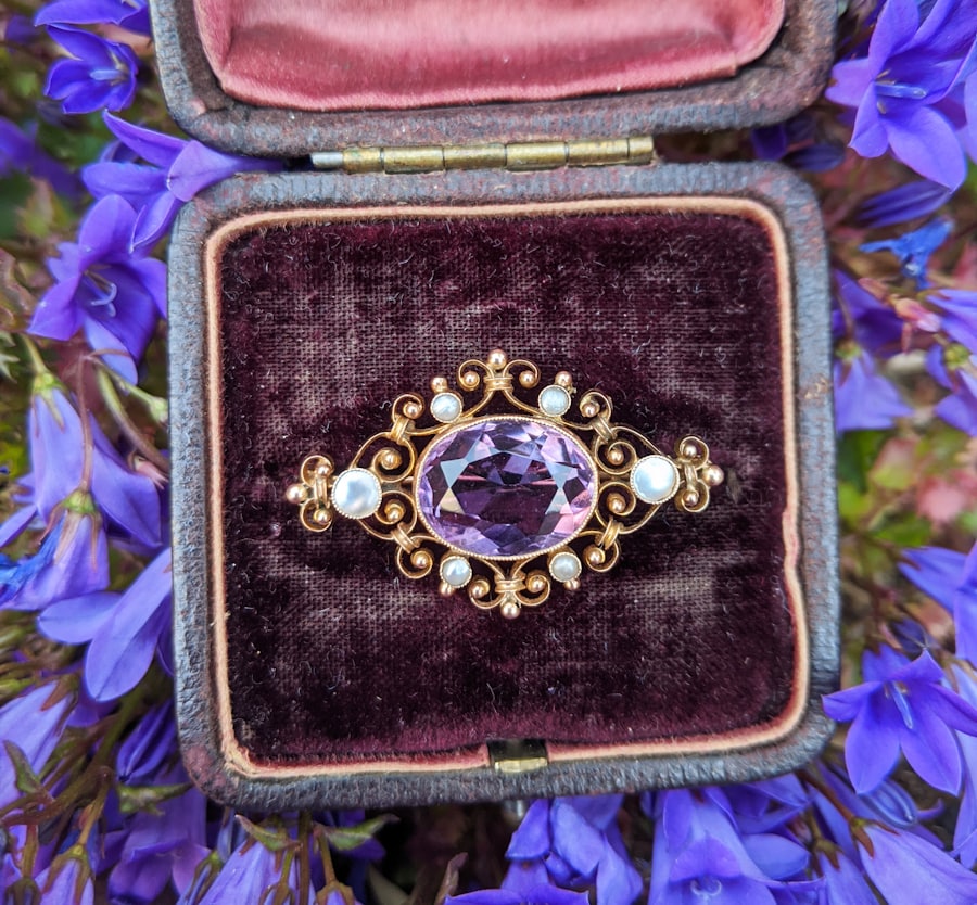 Vintage Brooch 2 — angle 1 of 1