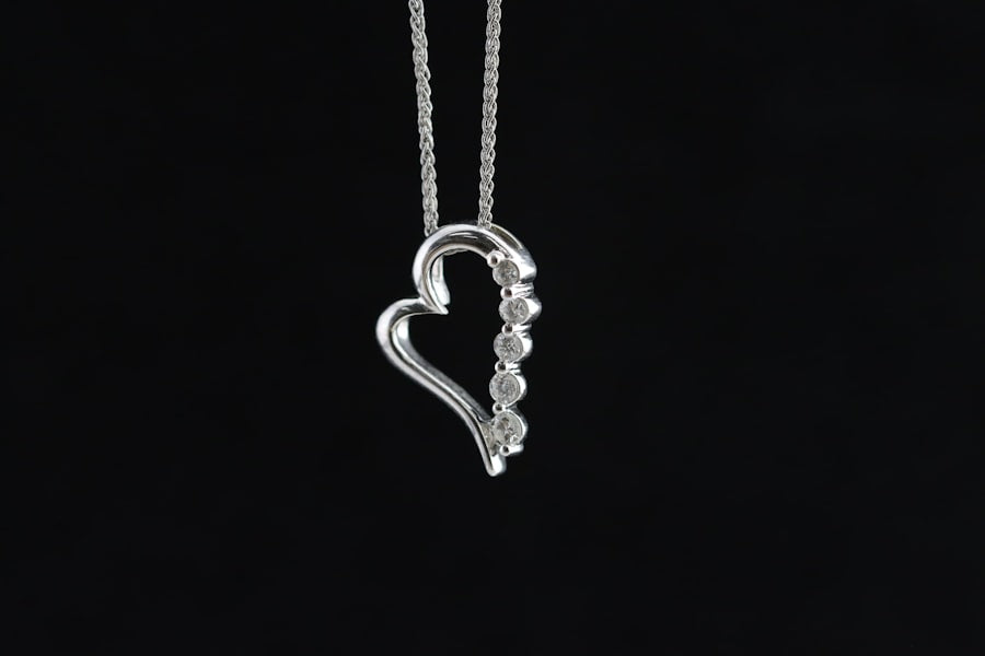 Gem Pendant 2 — angle 1 of 1