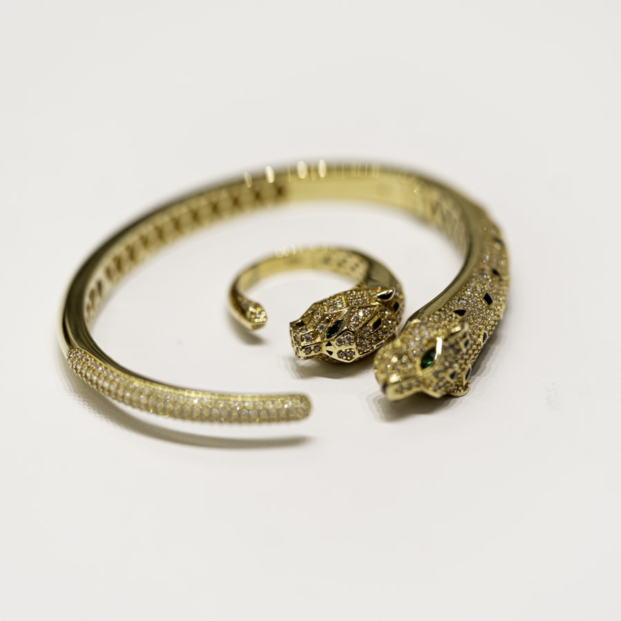 Cuff 2 — angle 1 of 1