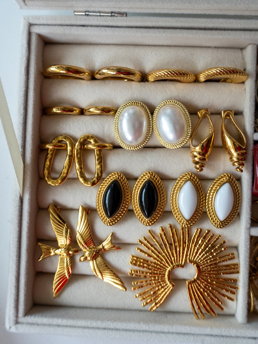 Peacock Brooch 3 — angle 1 of 1