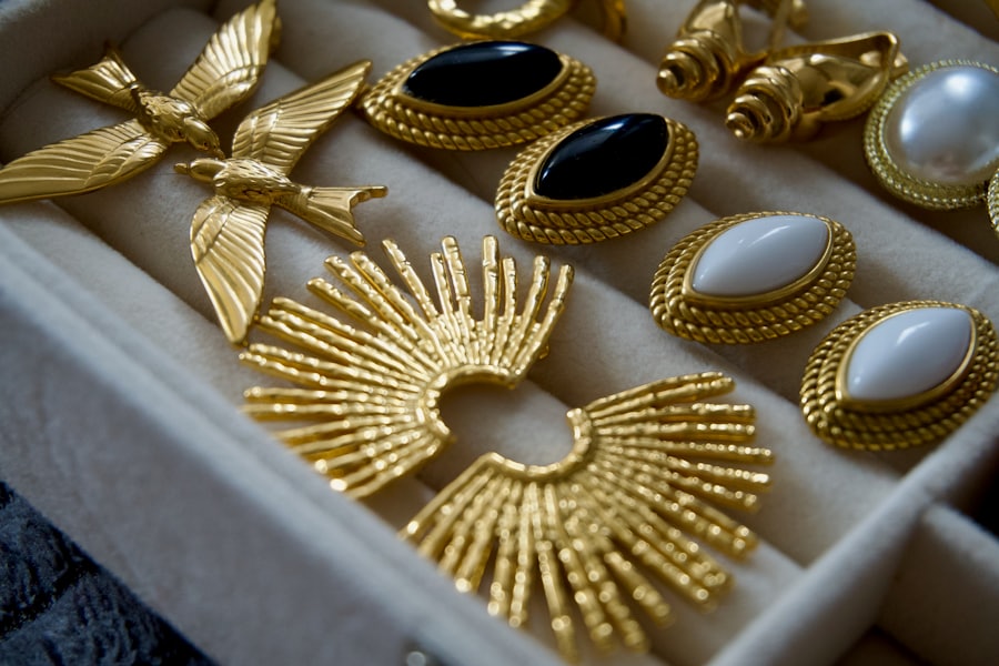 Peacock Brooch 2 — angle 1 of 1